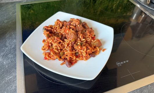 Bratwurst-Nudelpfanne
